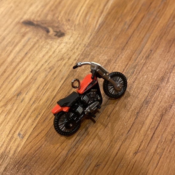 Harley Davidson Hallmark Keepsake Miniature Series 1972 XR-750 - Picture 9 of 9